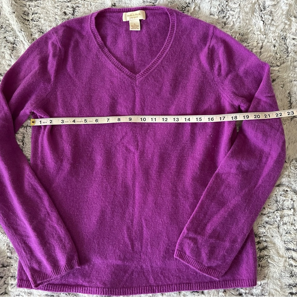 Orchid V-neck Cashmere sweater